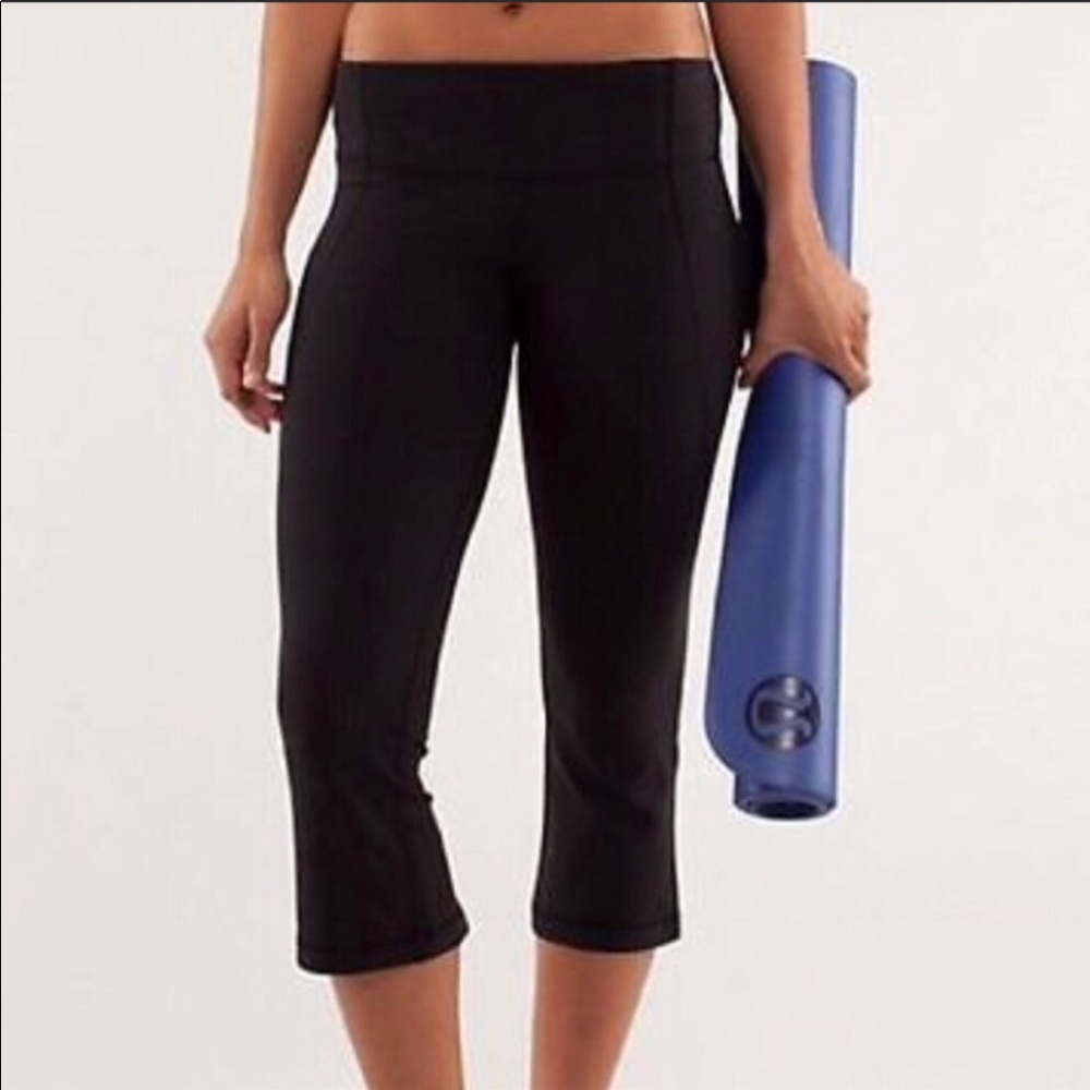 Lululemon Gather & Crow Black Crop Capri Pants 6